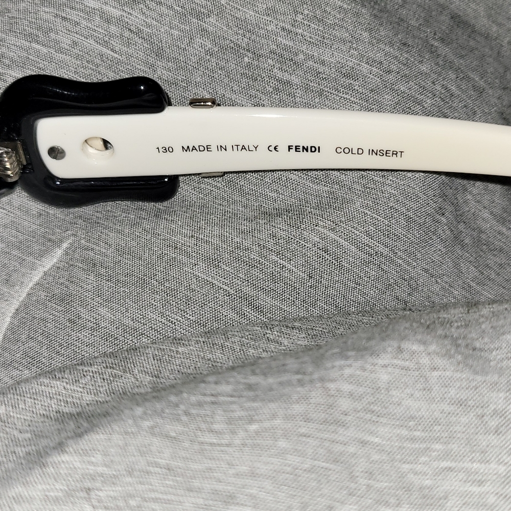 FENDI SUNGLASSES - Picture 7 of 11